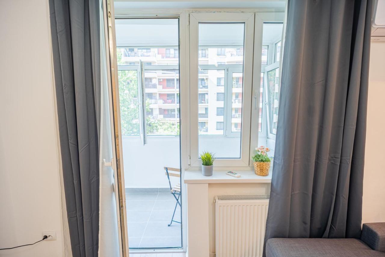 Spacious Newly Renovated 2Br Apartments With Balcony บูคาเรสต์ ภายนอก รูปภาพ