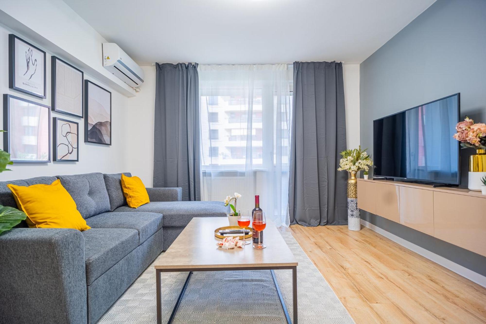 Spacious Newly Renovated 2Br Apartments With Balcony บูคาเรสต์ ภายนอก รูปภาพ