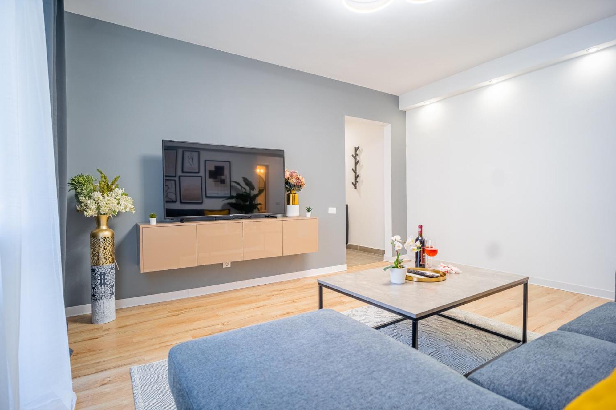 Spacious Newly Renovated 2Br Apartments With Balcony บูคาเรสต์ ภายนอก รูปภาพ
