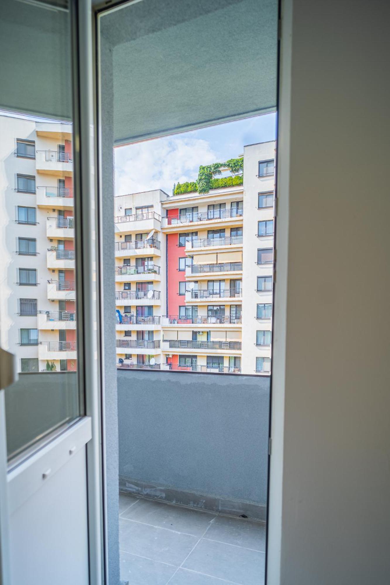 Spacious Newly Renovated 2Br Apartments With Balcony บูคาเรสต์ ภายนอก รูปภาพ