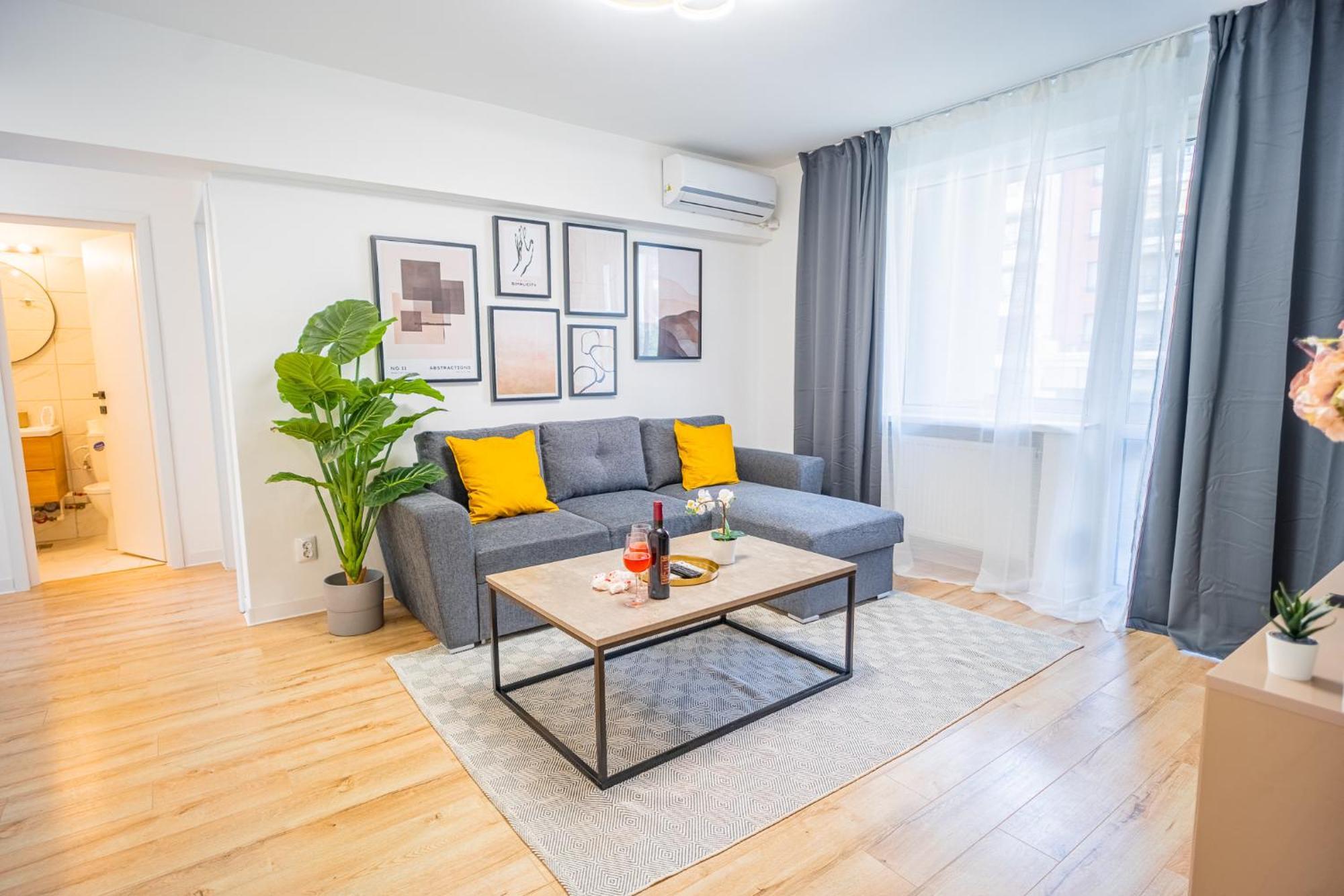 Spacious Newly Renovated 2Br Apartments With Balcony บูคาเรสต์ ภายนอก รูปภาพ